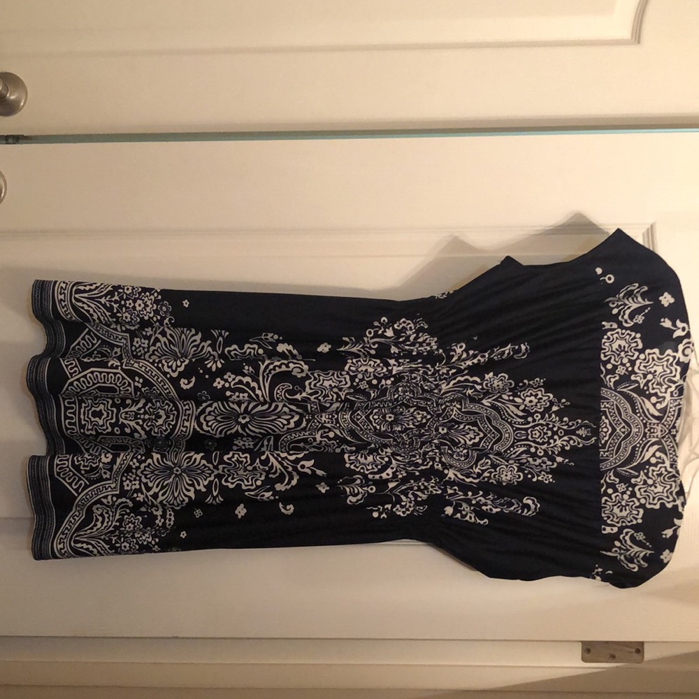 Dress - Picture 2 of 3